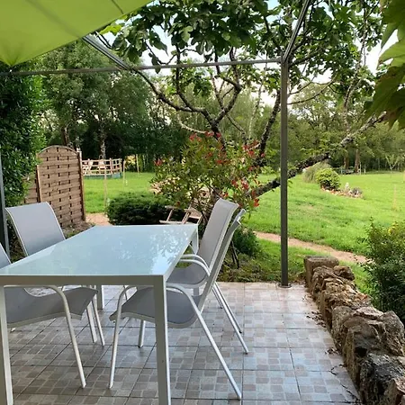 Holiday home Gite De Groupe Le Domaine De Maumont Milhac-de-Nontron