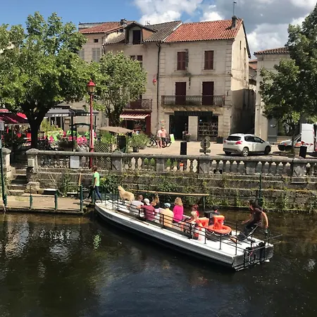Gite De Groupe Le Domaine De Maumont *