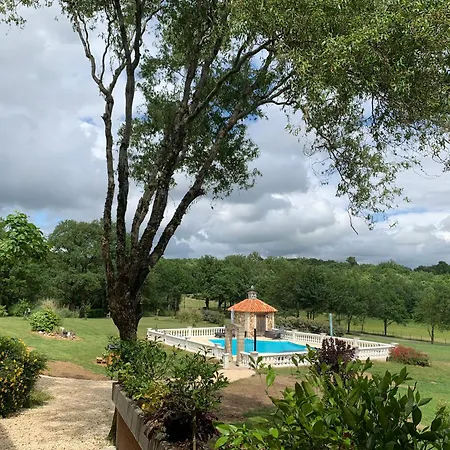 Gite De Groupe Le Domaine De Maumont Semesterbostad