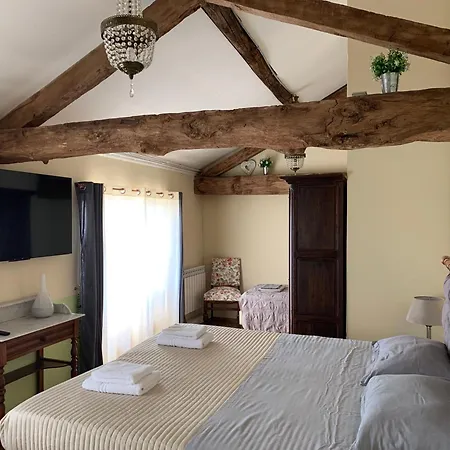度假居 Gite De Groupe Le Domaine De Maumont Milhac-de-Nontron