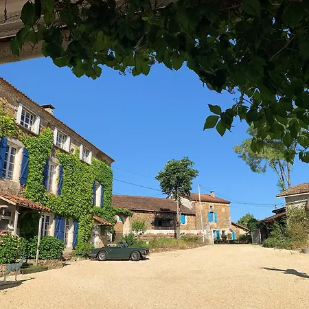 度假居 Gite De Groupe Le Domaine De Maumont Milhac-de-Nontron