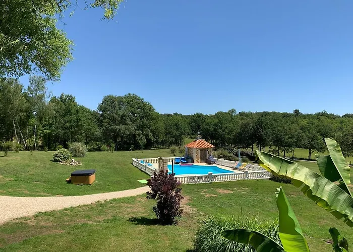 Gite De Groupe Le Domaine De Maumont Milhac-de-Nontron